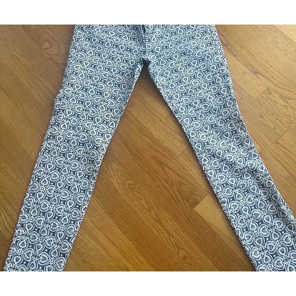 Vineyard Vines Stylish Blue and White Patterned Women's Jeans